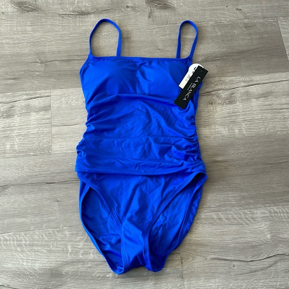 LA BLANCAWomen’s One Piece Swim